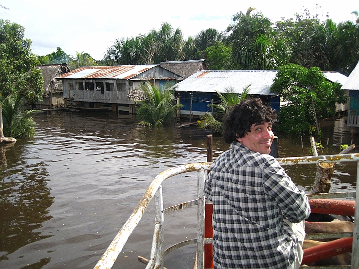 peru_1426.JPG - Flooded village