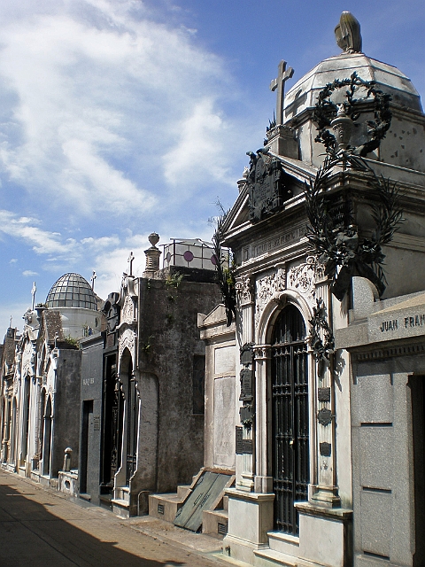 recoleta_cemetery_029.JPG - Recoleta cemetery