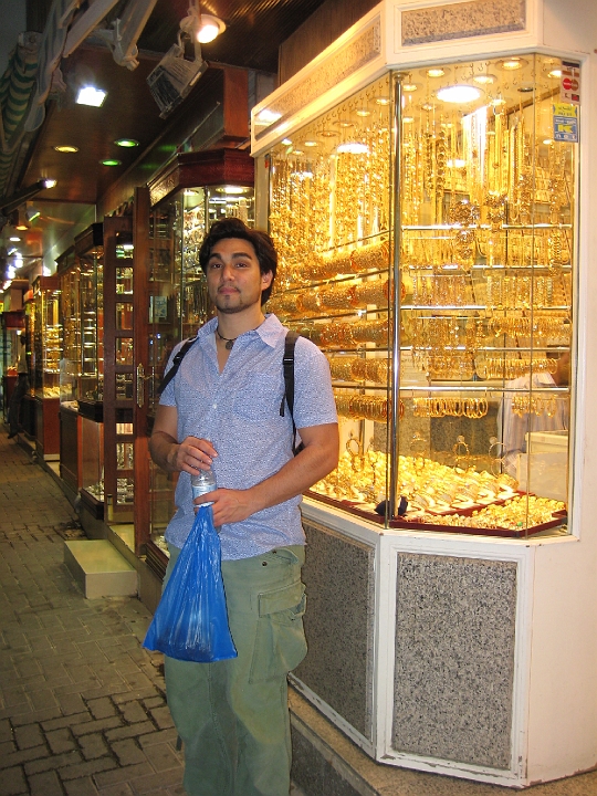 IMG_2156.JPG - Rob at the gold souk