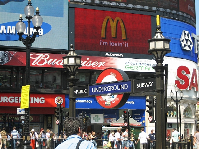 london_009.jpg - London with Thomas 2006