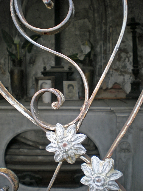 recoleta_cemetery_007.JPG - Recoleta cemetery