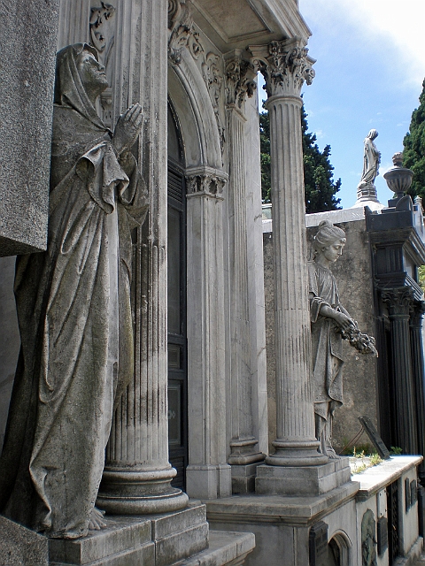 recoleta_cemetery_009.JPG - Recoleta cemetery
