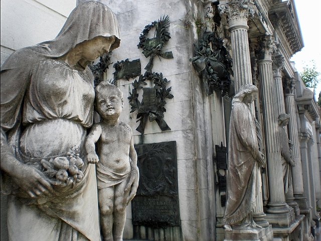 recoleta_cemetery_034.JPG - Recoleta cemetery