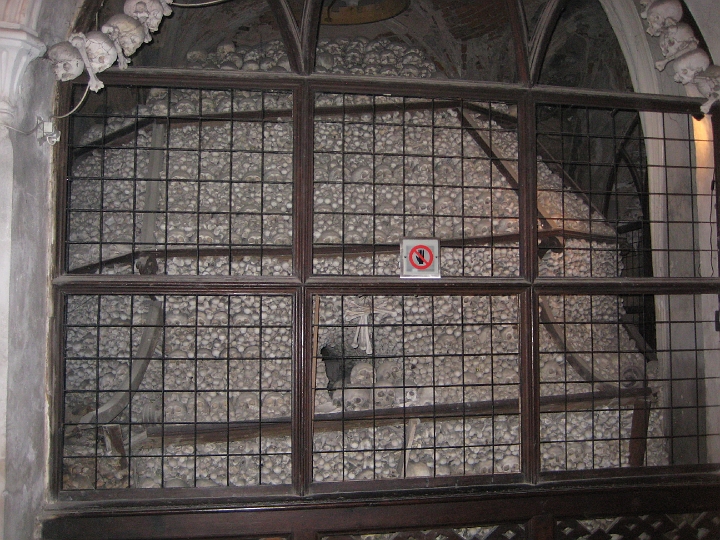 prague_with_luis_039.jpg - The remains of over 40,000 people decorate this church.